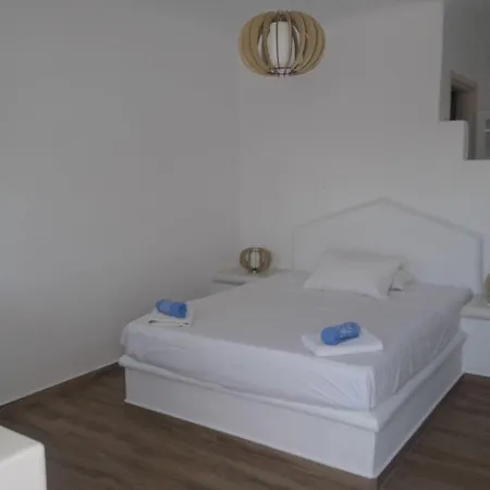 Studios Kumarou * Glastros (Mykonos)